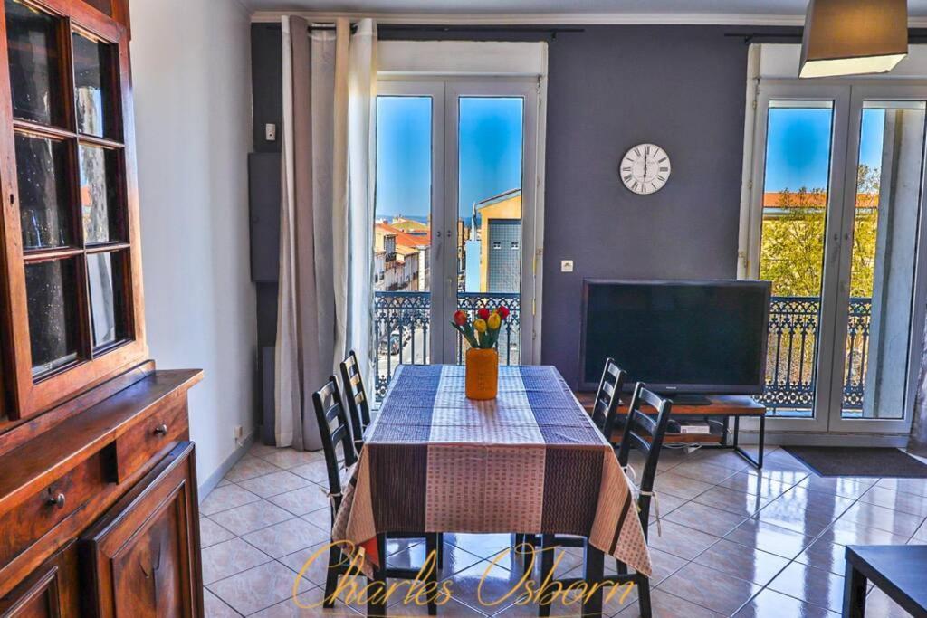 Apartment 7 And Clear Sete
